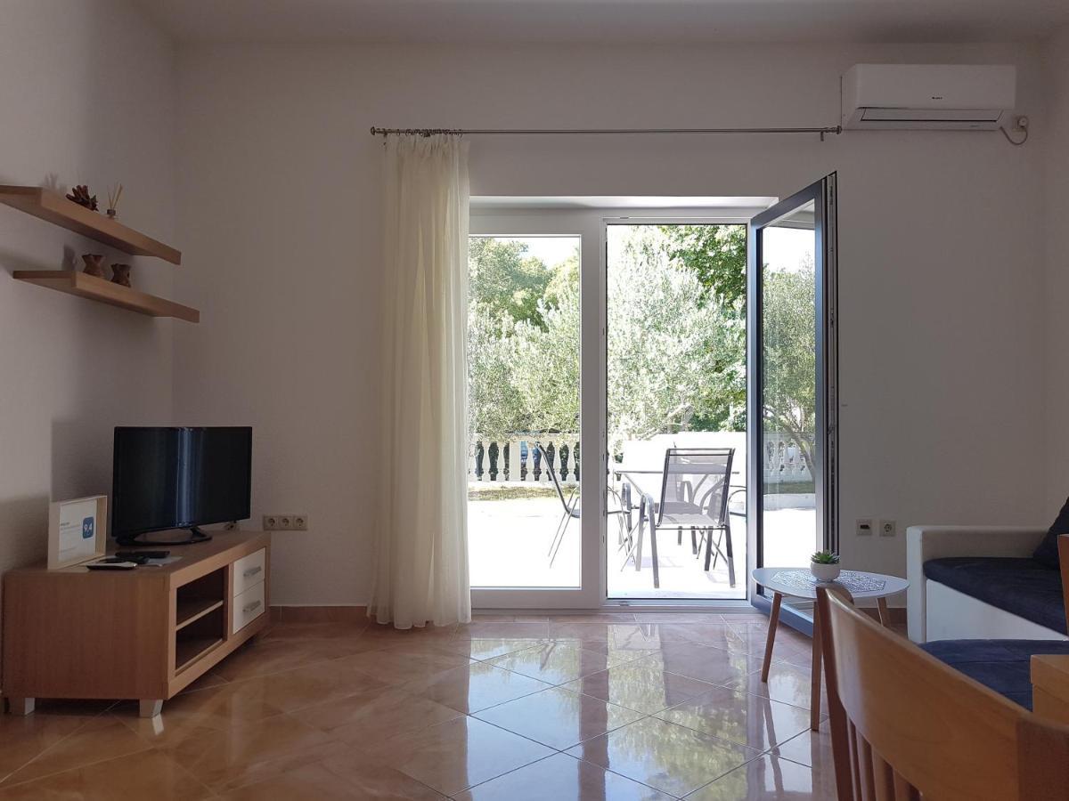 Apartments Andrea II Baska  Bagian luar foto